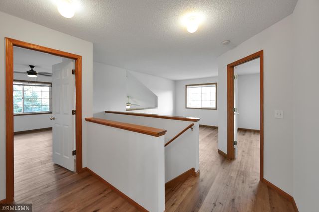 17397 Glacier Way, Lakeville, MN 55044