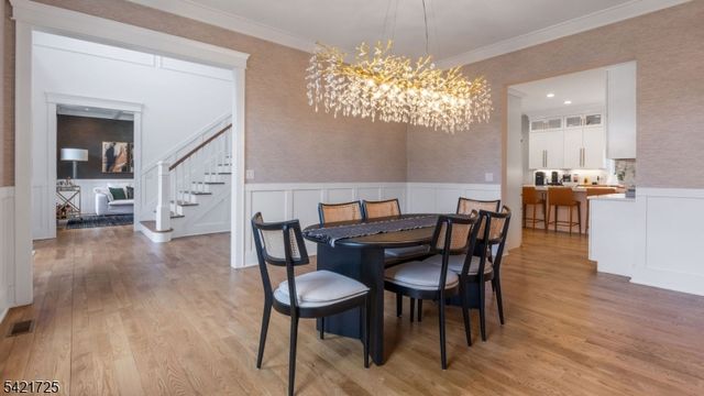 7 Woodcrest Rd, Florham Park Boro, NJ 07932