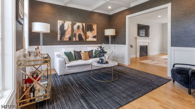 7 Woodcrest Rd, Florham Park Boro, NJ 07932