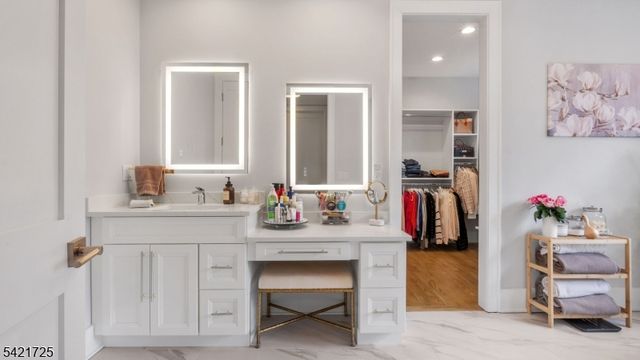 7 Woodcrest Rd, Florham Park Boro, NJ 07932