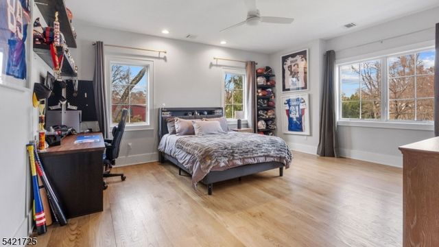 7 Woodcrest Rd, Florham Park Boro, NJ 07932