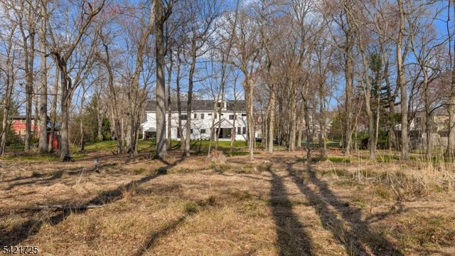 7 Woodcrest Rd, Florham Park Boro, NJ 07932