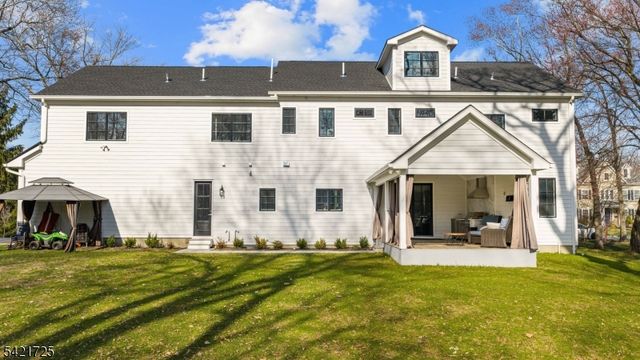 7 Woodcrest Rd, Florham Park Boro, NJ 07932