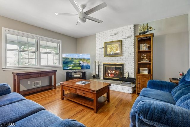 25 MANCHESTER DRIVE, Westfield Town, NJ 07090