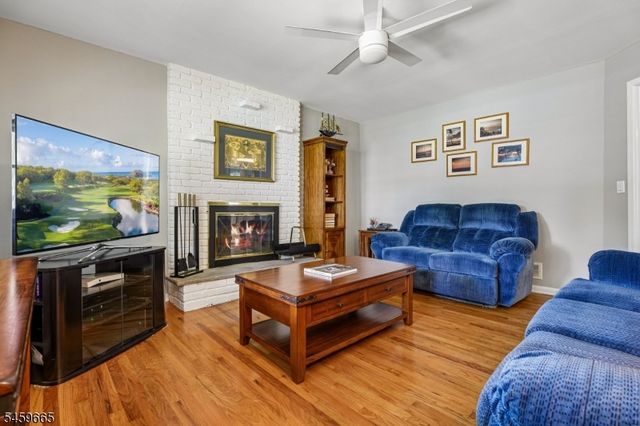 25 MANCHESTER DRIVE, Westfield Town, NJ 07090