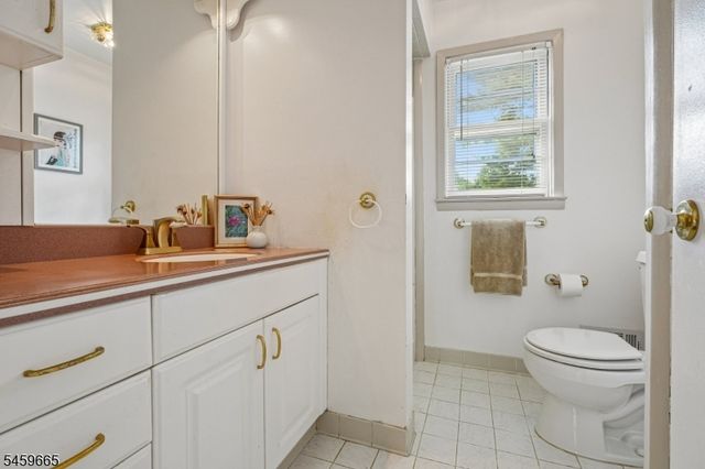 25 MANCHESTER DRIVE, Westfield Town, NJ 07090
