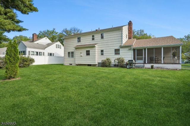25 MANCHESTER DRIVE, Westfield Town, NJ 07090