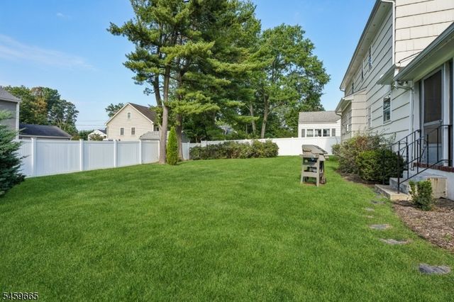 25 MANCHESTER DRIVE, Westfield Town, NJ 07090