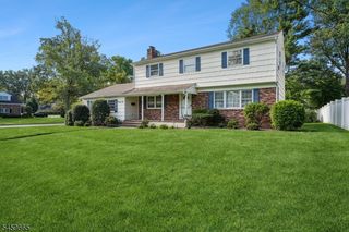 25 MANCHESTER DRIVE, Westfield Town, NJ 07090