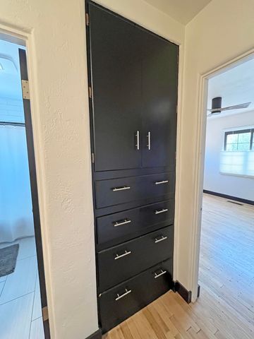 315 Manzano Street NE, Albuquerque, NM 87108