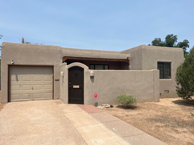 315 Manzano Street NE, Albuquerque, NM 87108