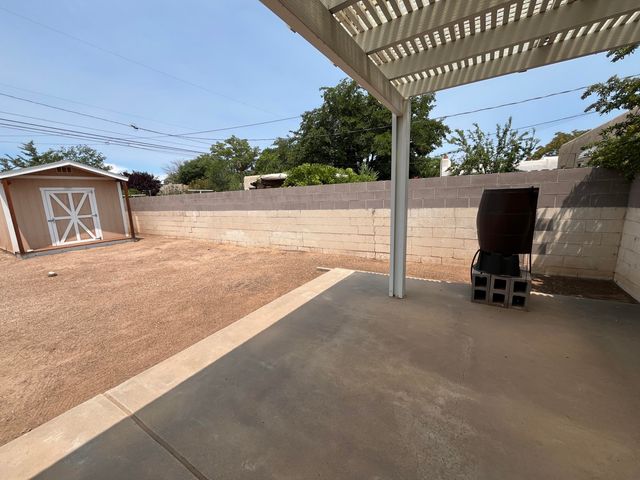 315 Manzano Street NE, Albuquerque, NM 87108