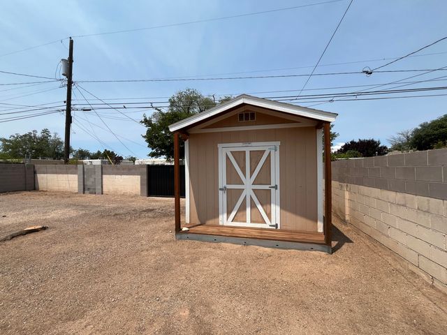 315 Manzano Street NE, Albuquerque, NM 87108