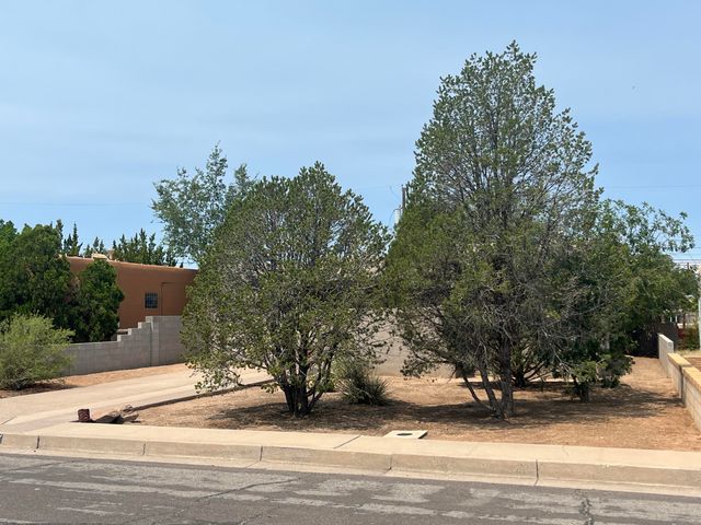315 Manzano Street NE, Albuquerque, NM 87108