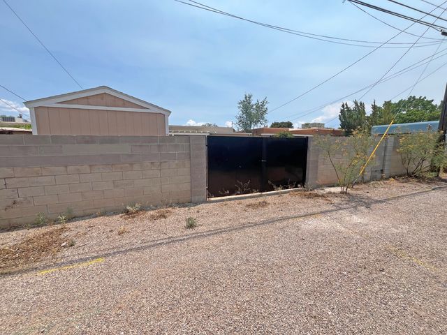315 Manzano Street NE, Albuquerque, NM 87108