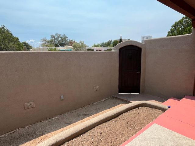 315 Manzano Street NE, Albuquerque, NM 87108