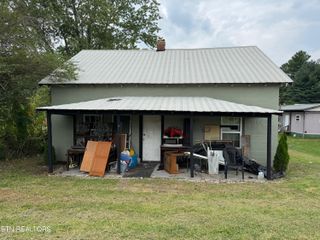 210 Woodlawn Ave, Jamestown, TN 38556