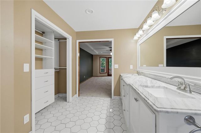 13414 W 56th Terrace, Shawnee, KS 66216