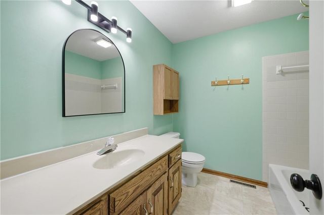 13414 W 56th Terrace, Shawnee, KS 66216