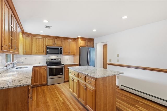 6 Childs Circle, Framingham, MA 01701