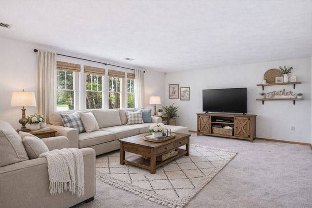 6 Childs Circle, Framingham, MA 01701