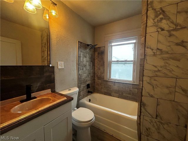 12609 Dove Avenue, Cleveland, OH 44105