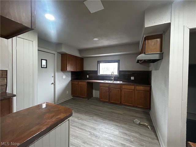 12609 Dove Avenue, Cleveland, OH 44105