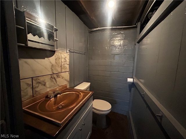 12609 Dove Avenue, Cleveland, OH 44105