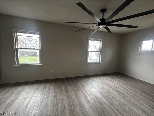 12609 Dove Avenue, Cleveland, OH 44105