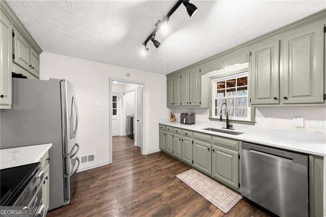 3075 Heather Stone Way, Lawrenceville, GA 30043