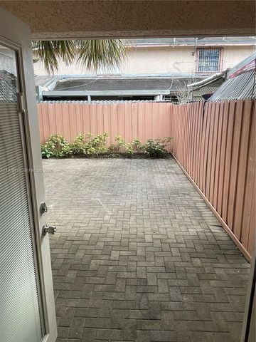 1024 W 79th St 1024, Hialeah, FL 33014