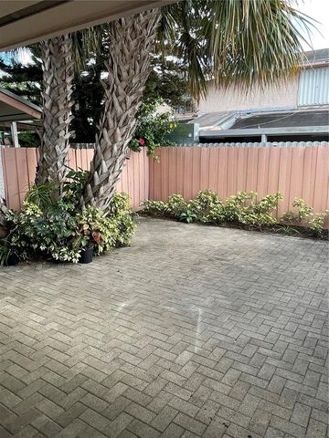 1024 W 79th St 1024, Hialeah, FL 33014