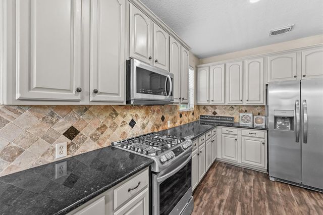 7302 Maple Run Drive, Sugar Land, TX 77479