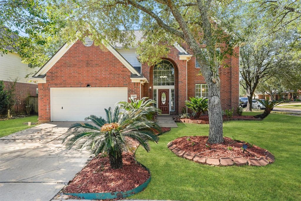 7302 Maple Run Drive, Sugar Land, TX 77479