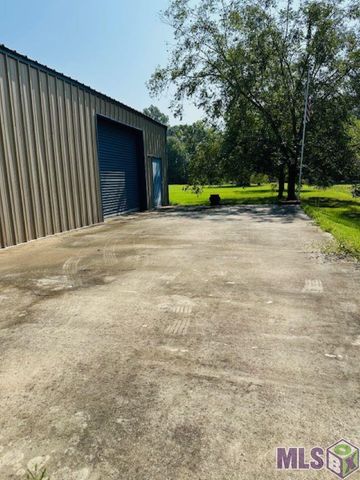 27162 Hagen Dr, Slaughter, LA 70777