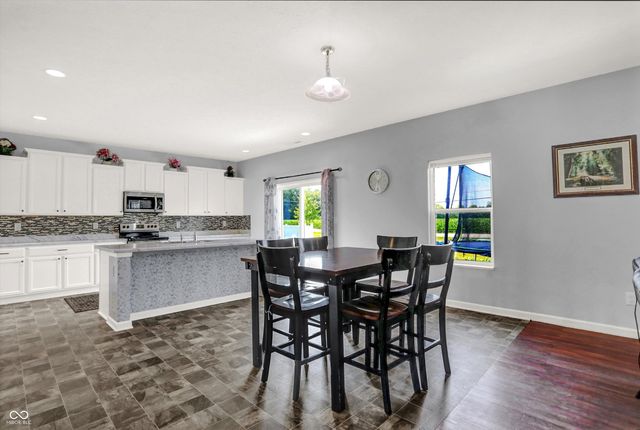 180 Blue Lace Drive, Whiteland, IN 46184