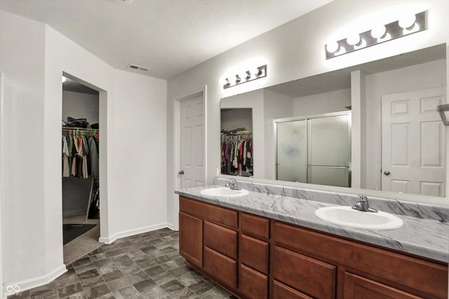 180 Blue Lace Drive, Whiteland, IN 46184