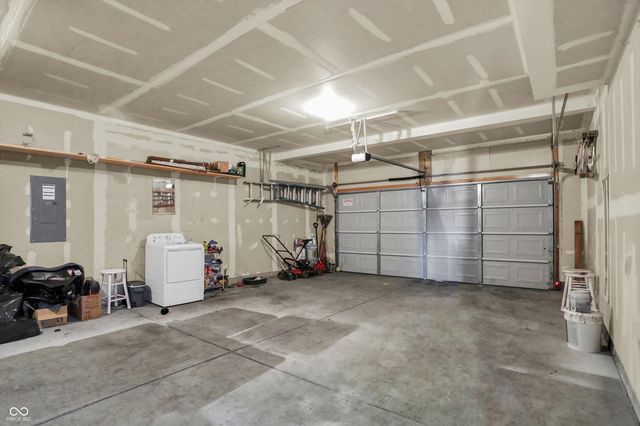 180 Blue Lace Drive, Whiteland, IN 46184