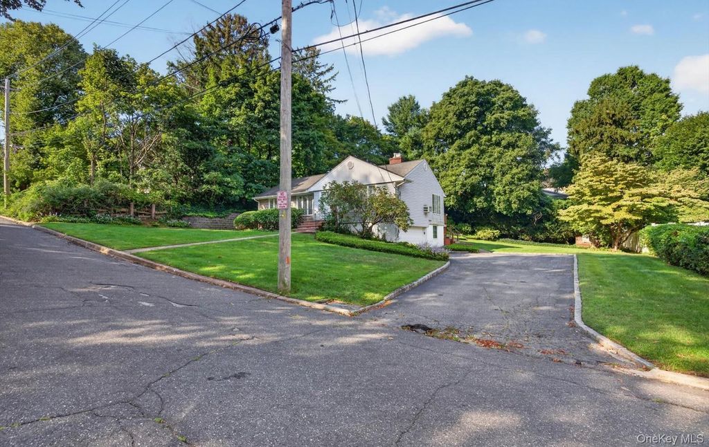 31 Francis Terrace, Glen Cove, NY 11542 — photo 4