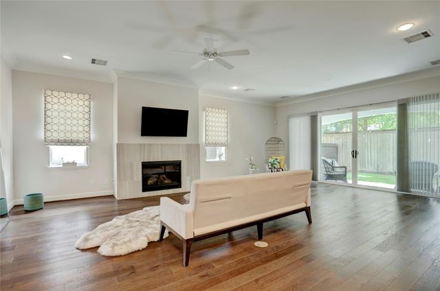 1715 Maravilla Drive, Houston, TX 77055