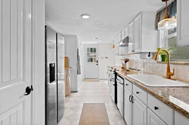 22711 Desert Willow Drive, Magnolia, TX 77355