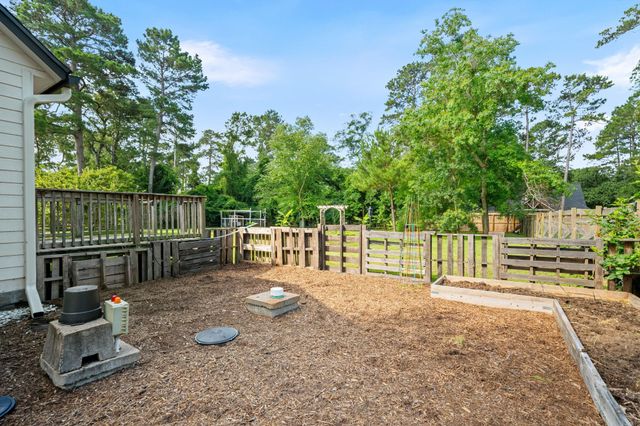 22711 Desert Willow Drive, Magnolia, TX 77355