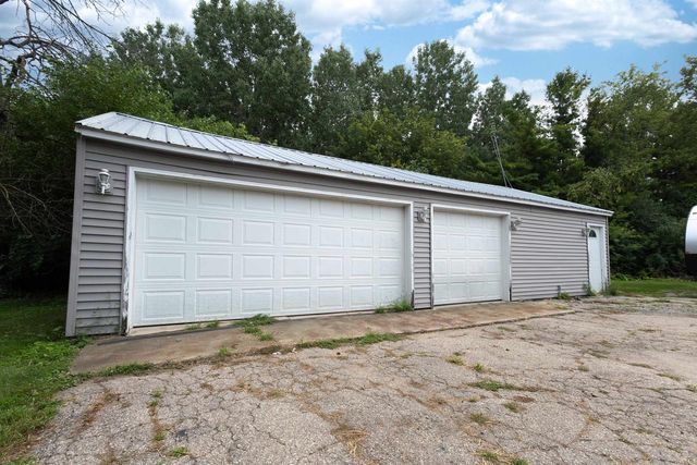 1585 COLD SPRING ROAD, Neenah, WI 54956