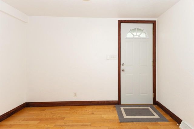 1585 COLD SPRING ROAD, Neenah, WI 54956