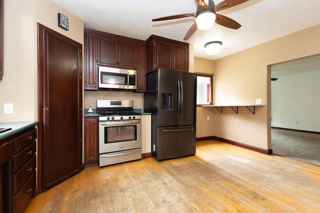 1585 COLD SPRING ROAD, Neenah, WI 54956