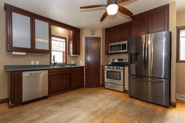 1585 COLD SPRING ROAD, Neenah, WI 54956