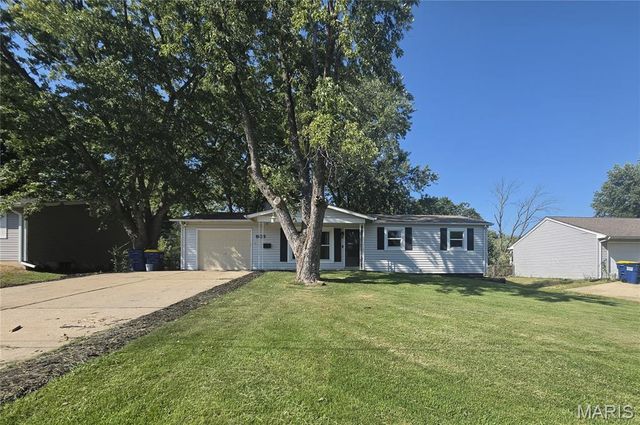 905 Lakeview Drive, Warrenton, MO 63383