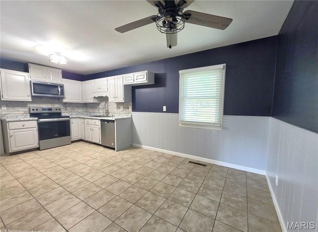 905 Lakeview Drive, Warrenton, MO 63383