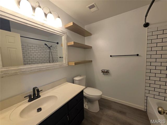 905 Lakeview Drive, Warrenton, MO 63383