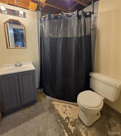 905 Lakeview Drive, Warrenton, MO 63383